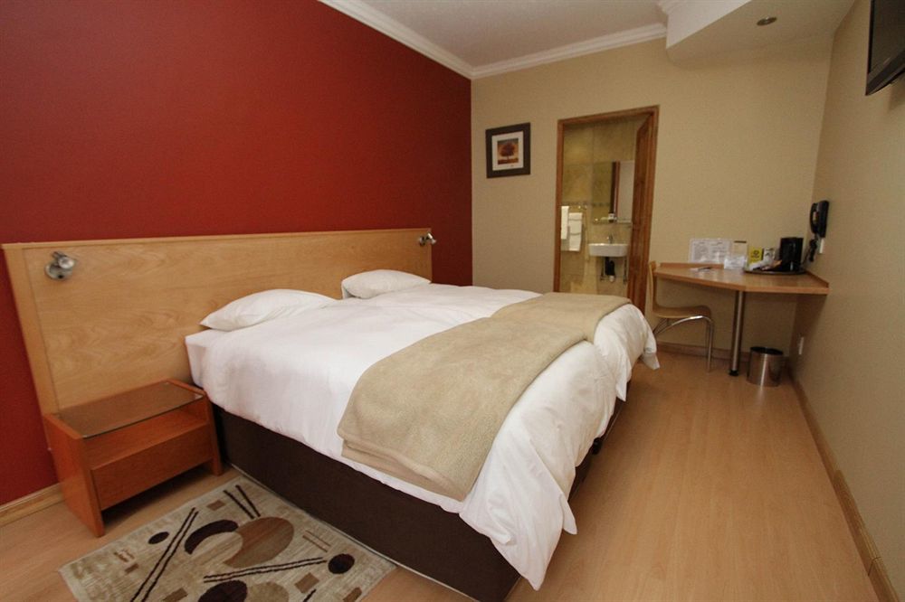 Europrime Hotel Boksburg Ngoại thất bức ảnh