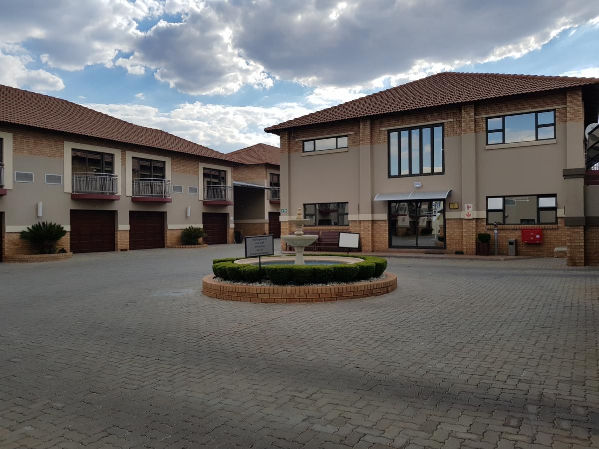 Europrime Hotel Boksburg Ngoại thất bức ảnh