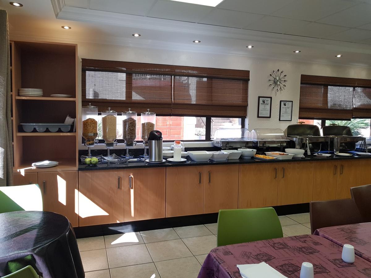 Europrime Hotel Boksburg Ngoại thất bức ảnh