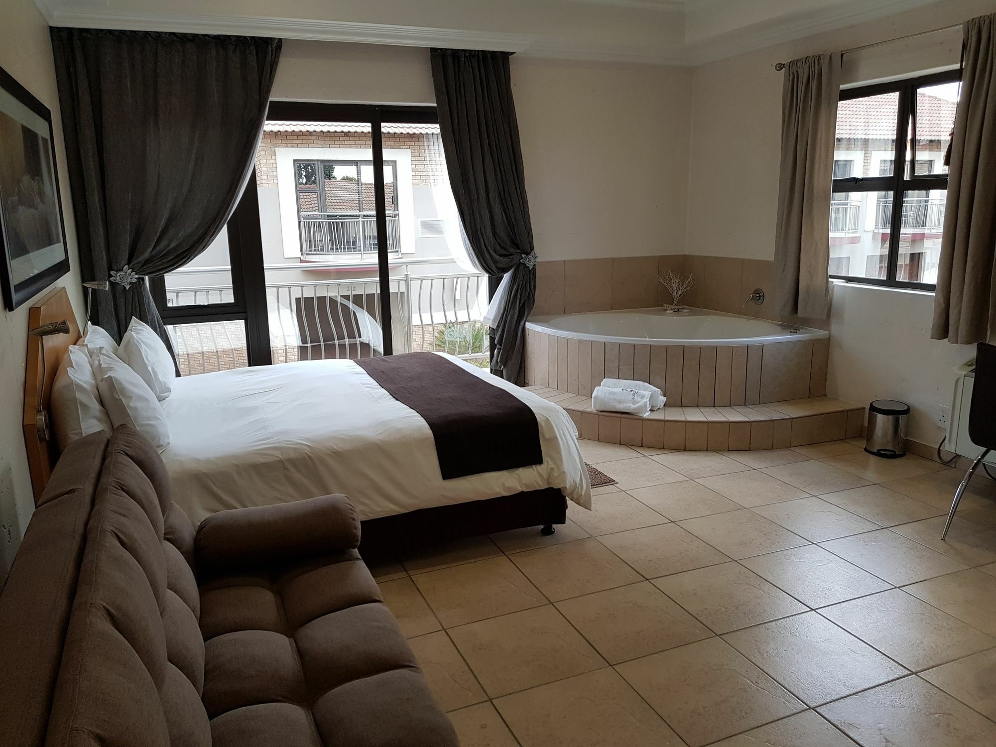 Europrime Hotel Boksburg Ngoại thất bức ảnh